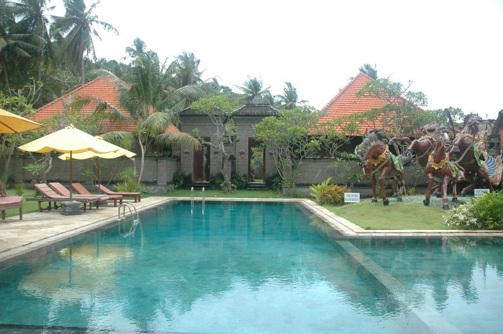 Puri Rai Hotel Padangbai  Exterior photo