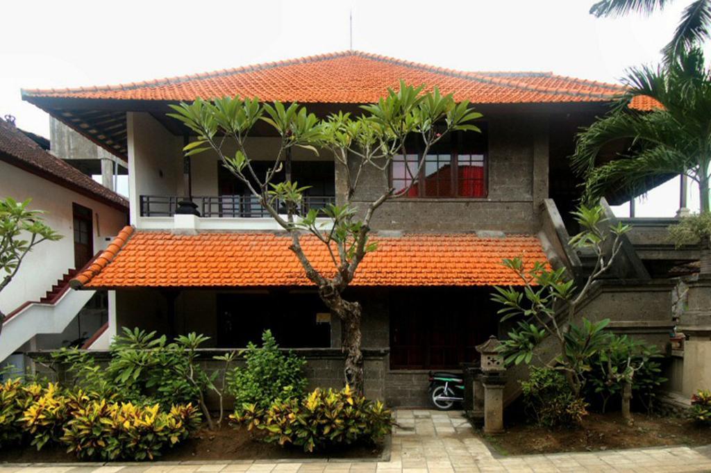 Puri Rai Hotel Padangbai  Exterior photo